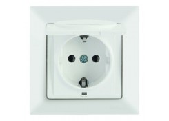 Розетка одинарная c заземлением с крышкой белая CANDELA Mutlusan
